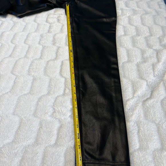 Guess Black Faux-Leather Pants Size 2 - Picture 9 of 10